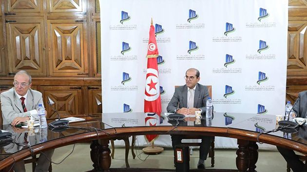 جلسة عمل لمتابعة تقدّم انجاز مشروع مدينة الأغالبة الطبية بالقيروان