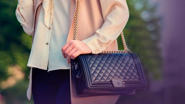 المهدية: أولياء يعتدون على أستاذة ويفتكون حقيبتها وهاتفها