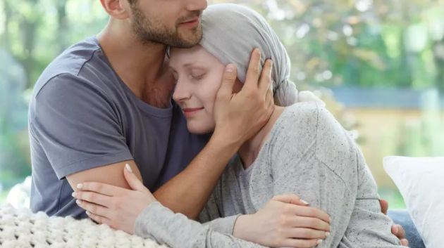 أخصائيون يؤكدون أهمية الدعم الزوجي في مراحل العلاج من سرطان الثدي