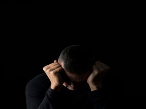 دراسة تكشف عن اللون الذي يميل اليه المصابون بالاكتئاب وبأمراض نفسية 