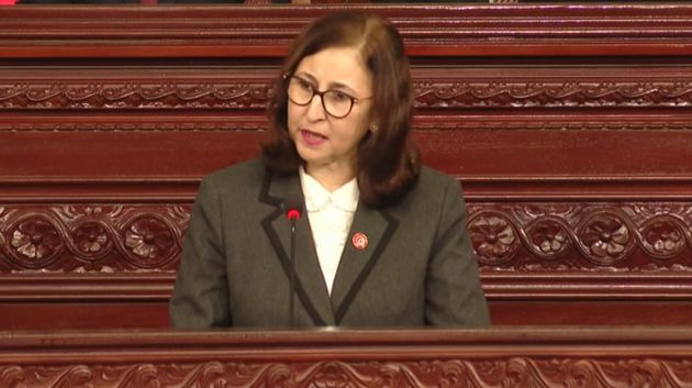 رئيسة الحكومة: أصبح من الضروري التقليص في عدد المؤسسات العمومية ودمجها 