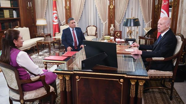 رئيس الجمهورية :لابد من تبسيط الإجراءات أمام الفلاحين والدولة لن تتوانى عن مواجهة المُضاربين والمُحتكرين