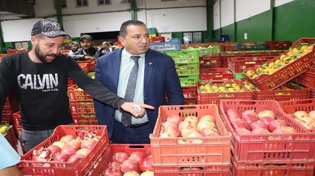 سوق الجملة بالمكنين: والي المنستير يدعو للمحافظة على استقرار الأسعار