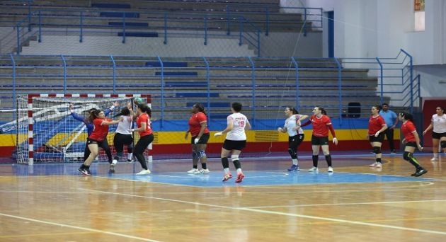 تأهّل نسائي المكنين إلى نهائي البطولة العربية للأندية