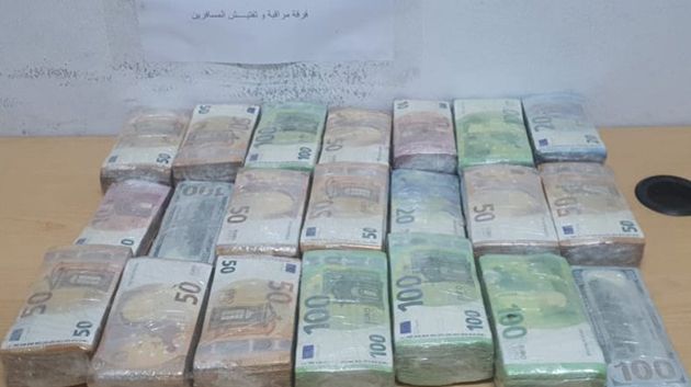 رأس جدير: إحباط محاولة تهـ.ـريـ.ـب مبلغ من العملة الأجنبية يُناهز 1.5 مليون دينار