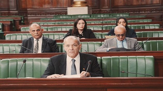 وزير البيئة : 