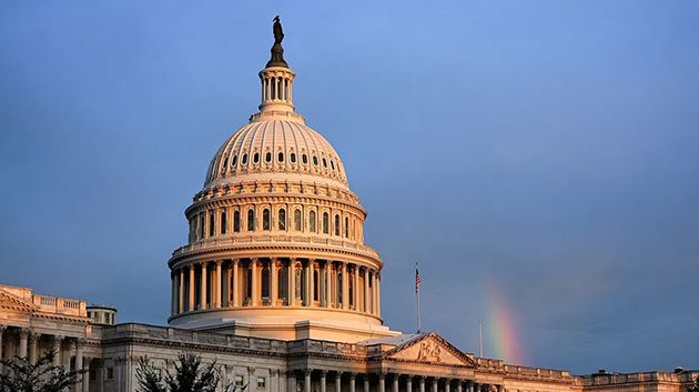 'مجلس الشيوخ الأميركي' يُمرّر مشروع قانون لإنهاء أطول إغلاق حكومي