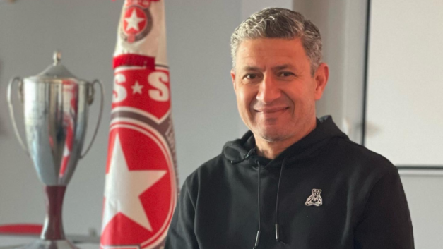 رسمي : زبير بية يتمسك بالإستقالة