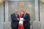 وزير الخارجية يتسلم نسخة من أوراق اعتماد سفير الولايات المتحدة الامريكية الجديد لدى تونس