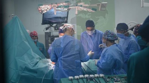 مستشفى شارل نيكول: إجراء أول عملية جراحية روبوتية في تونس على مستوى الجهاز الهضمي