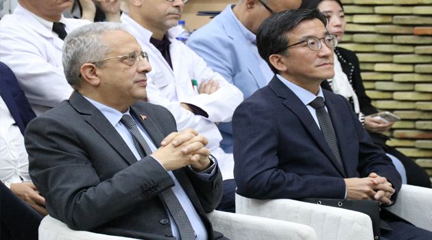 اجراء أول عملية جراحية روبوتية في الجهاز الهضمي بنجاح في تونس