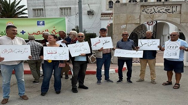 قليبية: وقفة احتجاجية للمطالبة بالإسراع في غلق المصب العشوائي بوادي ليمام