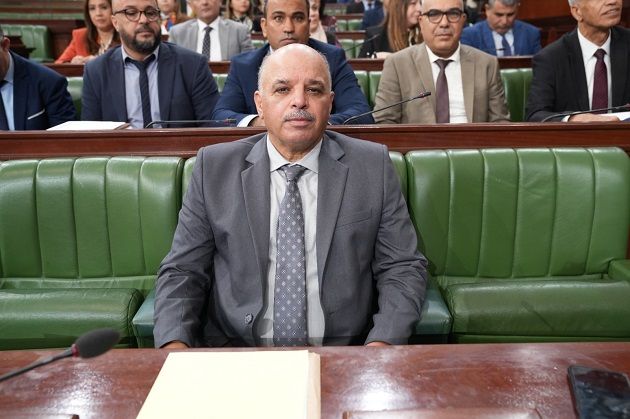 وزير النقل يوضّح بخصوص عدد من المسائل التي طرحها النواب 