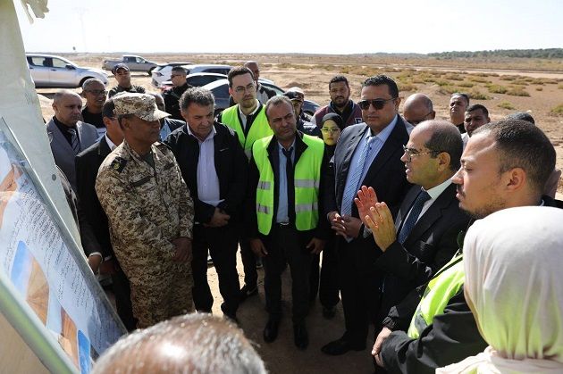 وزير التجهيز يعاين مدى تقدم أشغال الطريق الرابطة بين معتمديتي الفوار ورجيم معتوق