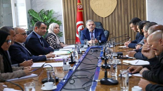 وزير الشباب والرياضة يجتمع برؤساء وممثلي أندية الرابطة المحترفة الثانية لكرة القدم