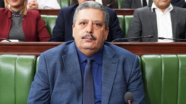 وزير التربية: 'كل من يثبت أن له حق من الأساتذة النواب خارج قاعدة البيانات الرسمية سيناله'