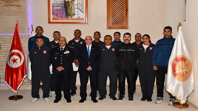 وزير الدفاع يؤدّي زيارة إلى إدارة التربية البدنية والرياضة العسكرية