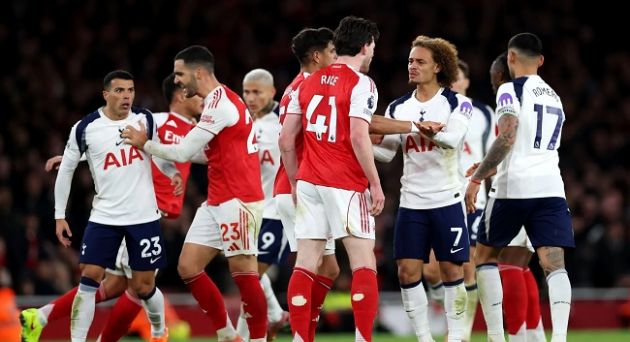 أرسنال يكتسح توتنهام برباعية في دربي شمال لندن