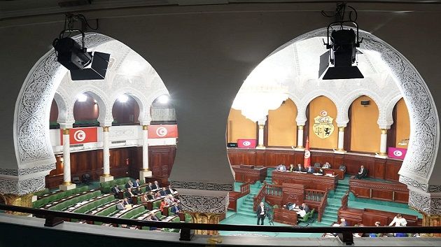 البرلمان يصادق على جملة من الفصول المتعلّقة بالأداءات المفروضة على قطاع الصحة والتجهيزات الطبيّة 