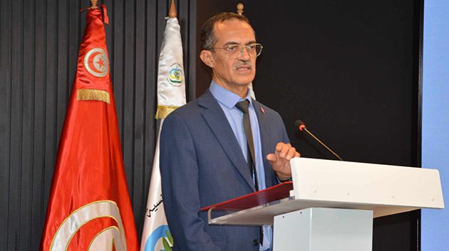 وزير الفلاحة يدعو الطلبة الى استثمار الفرص الواعدة في قطاع زيت الزيتون