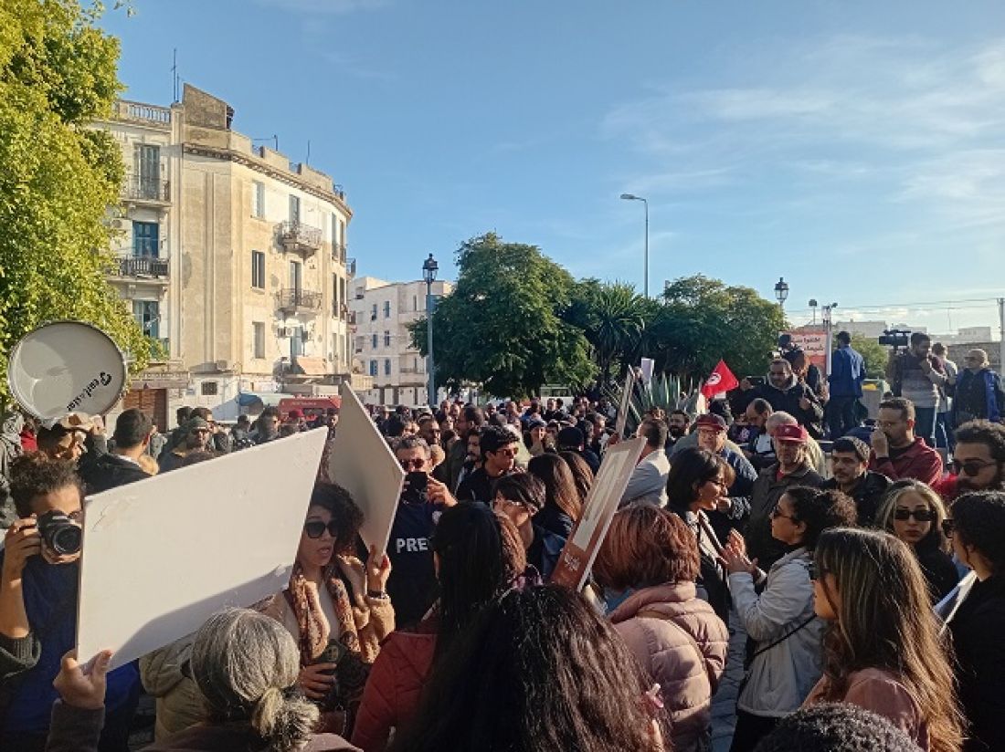 تونس – مسيرة للمطالبة بالإفراج عن السجناء في قضية المؤامرة والمعتقلين في قضايا أخرى