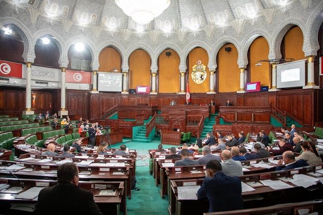 وزيرة المالية ترفض تعديل الفصلين المتعلقين بضبط نظام تقاعد اعضاء مجلس الجهات والاقاليم