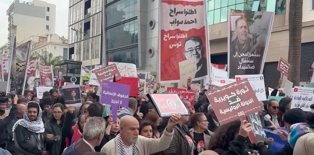 مسيرة بالعاصمة تطالب بـ