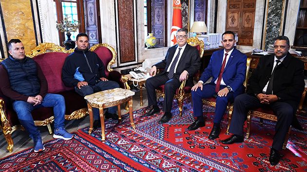 رئيس البرلمان يجتمع بممثّليْن عن عمال الإعاشة لدى الشركات البترولية بصحراء تطاوين