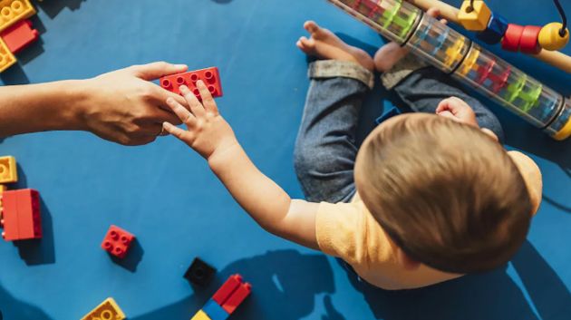 المحاضن المنزلية.. خطر يهدّد الأطفال !!