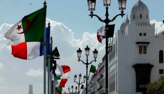 باريس تبدأ مراجعة اتفاقية الهجرة مع الجزائر