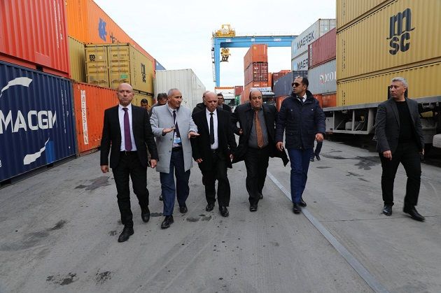 وزير النّقل يؤدّي زيارة ميدانيّة إلى ميناء رادس التّجاري