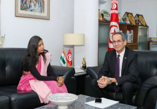 تعزيز التعاون والشراكة الأكاديمية والعلمية بين تونس والهند