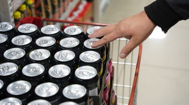 الكويت: منع بيع مشروبات الطاقة لمن هم دون 18 عاما