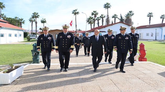 وزير الدّفاع يؤدي زيارة ميدانية إلى القاعدة البحرية بمنزل بورقيبة