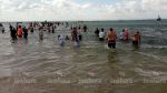 رغم برودة الطقس.. تونسيون يحتفلون غدا بـ'غطسة العام الجديد' في سوسة