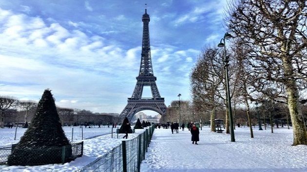 إلغاء 140 رحلة جويّة في باريس بسبب تهاطل الثلوج
