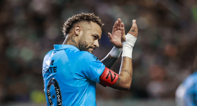 سانتوس البرازيلي يجدد عقد نيمار