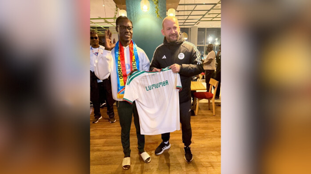 الاتحاد الجزائري يكرم المشجع الكونغولي لومومبا