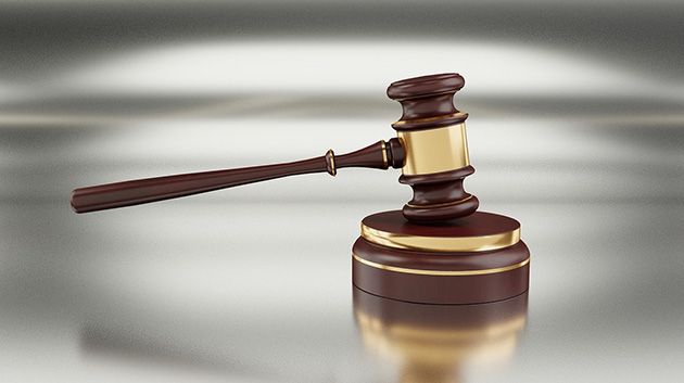 نشر فيديو لموظّفة ترقص بمقرّ عملها.. ماذا يقول القانون؟ (فيديو)