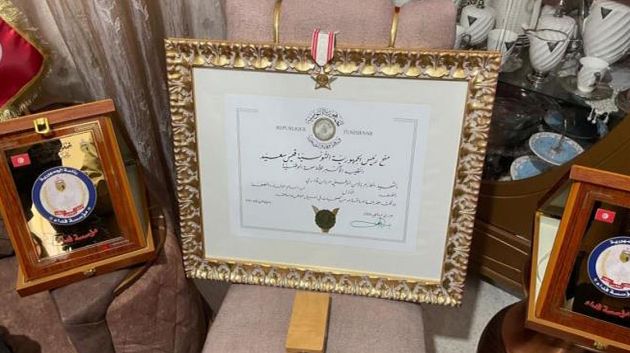 بتكليف من رئيس الجمهورية: تسليم وسام الوفاء والتضحية لعائلة الشهيد مروان القادري 