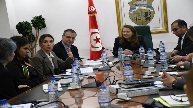 وزيرة الصناعة تستقبل وفدا عن البنك الأوروبي لإعادة الإعمار