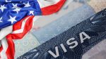 بينها بلدان عربية: أمريكا تعلّق إجراءات التأشيرات لـ75 دولة 