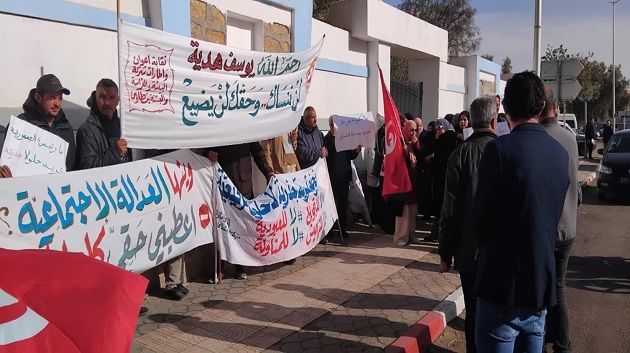 تطاوين: أعوان شركة البيئة يواصلون الاحتجاج لليوم الثامن على التوالي