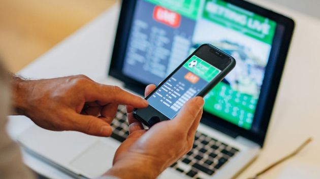 مقترح قانون لتجريم 'القمار' والألعاب الإلكترونية