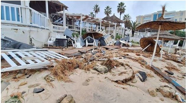 تضرّر وحدتين فندقيتين بقربة والحمامات وعدد من المشارب الشاطئية 