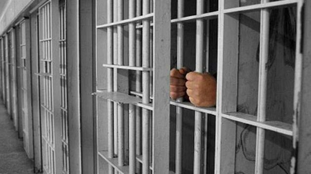 قفصة: سجن موظف أوهم مواطنا بالتدخل للحُصول على رخصة نشاط تجاري بمقابل