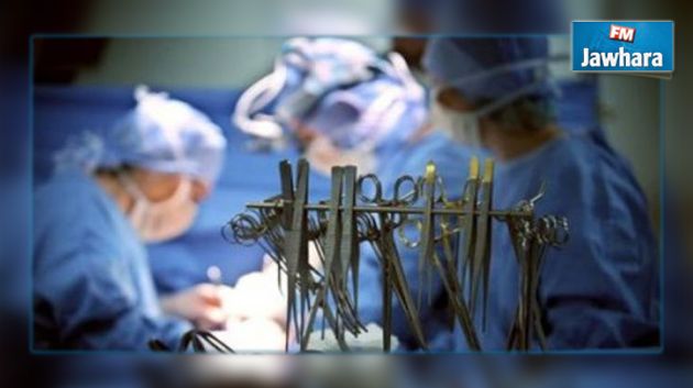 عمان : طبيب ينسى هاتفه في بطن مريضة 