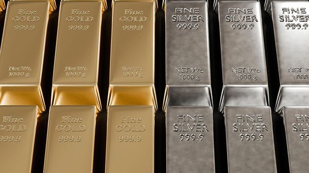 الذّهب والفضّة يحومان قرب مستويات مرتفعة قياسيّة