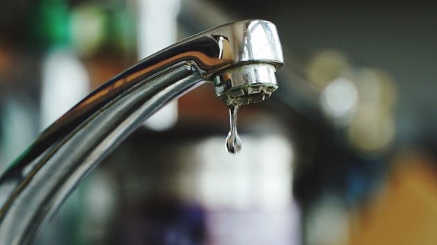 انقطاع و اضطراب في توزيع مياه الشرب بـ 5 ولايات  