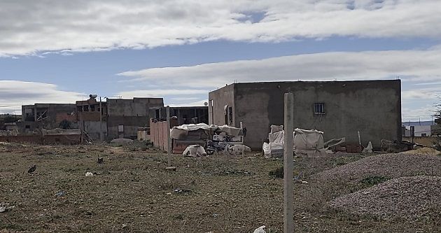 أكدوا بناء مساكنهم بعلم من مصالح البلدية.. متساكنو ببئر مشارقة محطة يطالبون بالماء والكهرباء